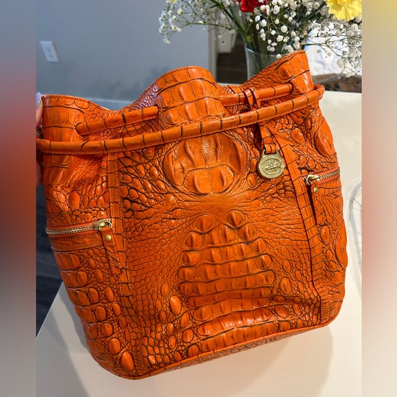Brahmin Dee Dee Croc Leather Bucket Shoulder Bag - Picture 1 of 10